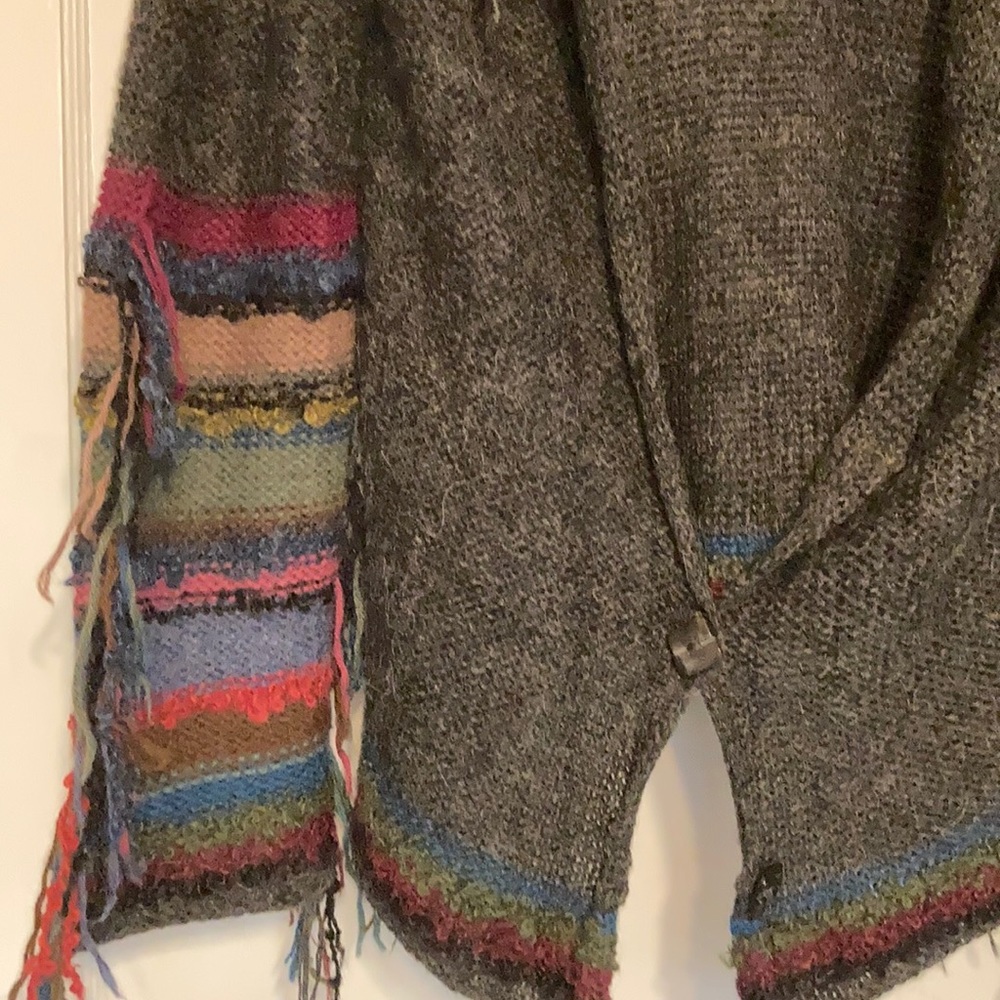 Beyond Threads cardigan - Picture 2 of 6